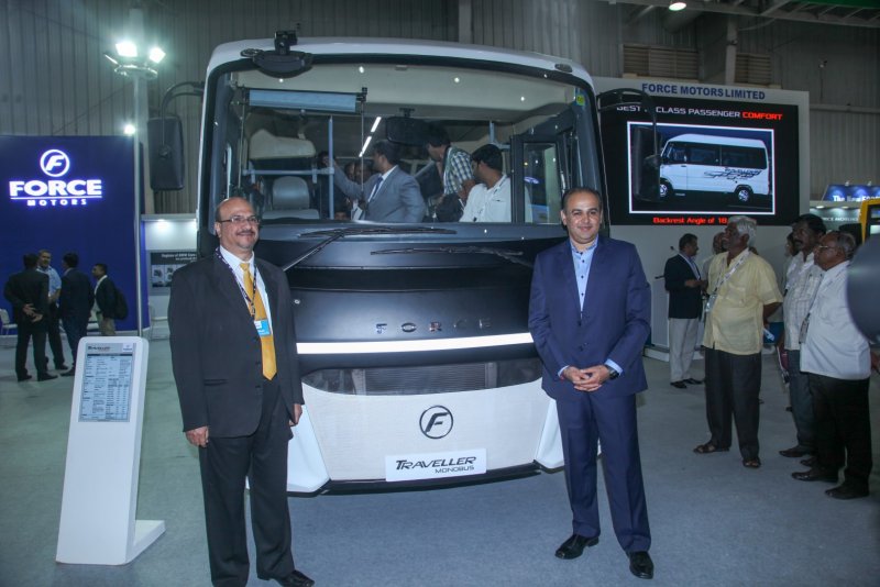 Mr. Prasan Firodia-MD and Mr. Ashutosh Khosla-President Force Motors unveiling the Traveller Mon.jpg