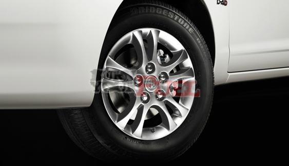 toyota-innova-crysta-limited-edition-8.jpg