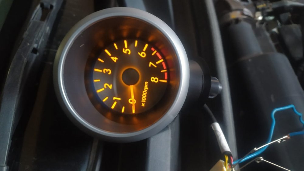 tachometer 1.jpg