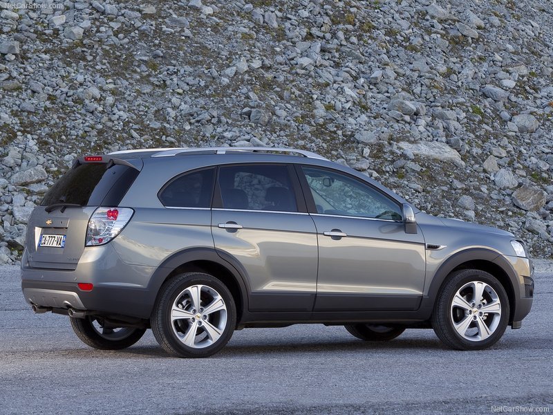 Chevrolet-Captiva_2012_800x600_wallpaper_35.jpg