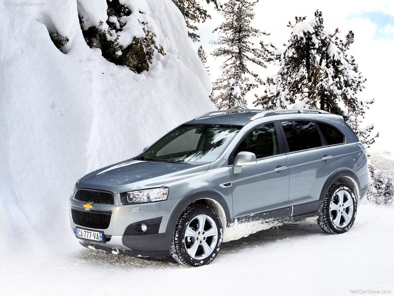 Chevrolet-Captiva_2012_800x600_wallpaper_1c.jpg