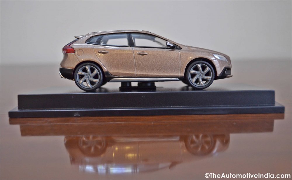 Volvo-V40-2.JPG