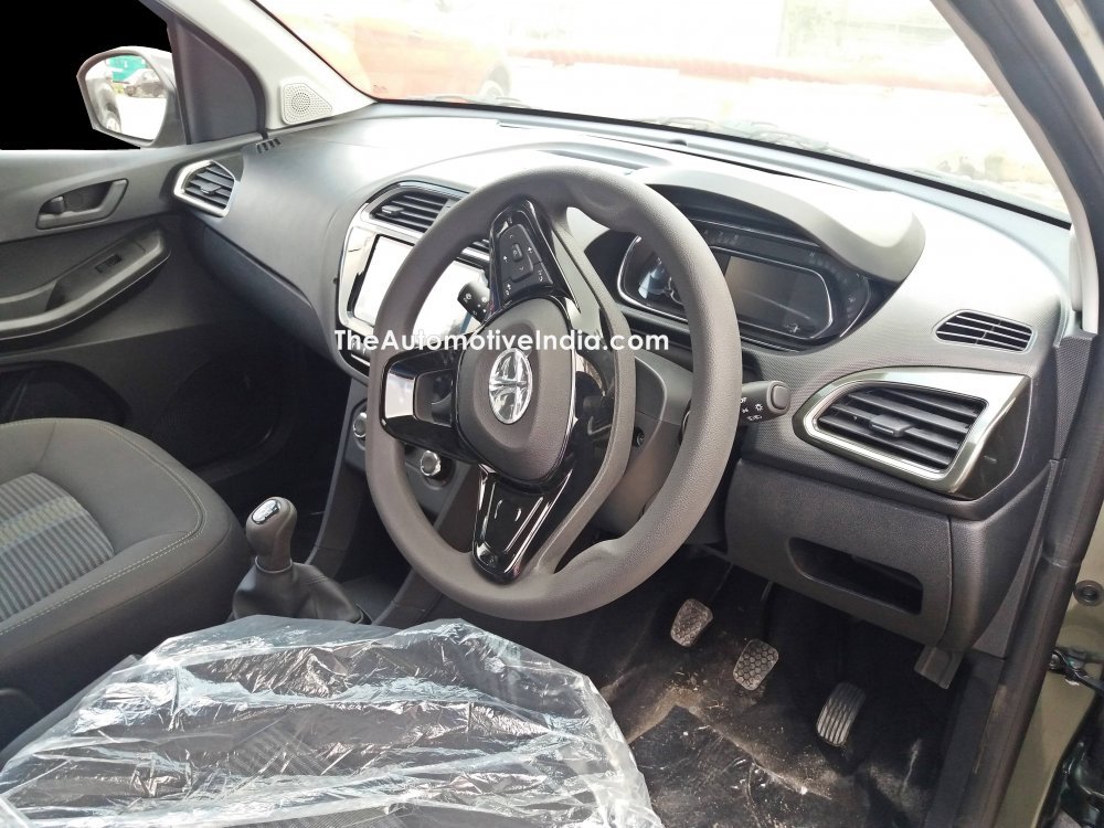 Tata-Tiago-NRG-2021-Interiors.jpg