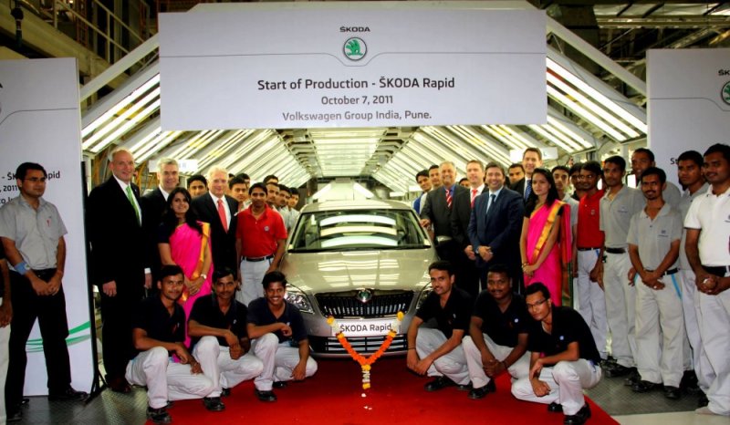From L-R Mr, Stackmann, Mr. Oeljeklaus, Prof. Dr. Vahland, Chairman of the Board of Skoda Auto, .jpg