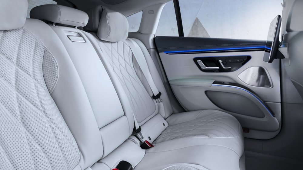 Mercedes-EQS580-Rear-Seats.jpg