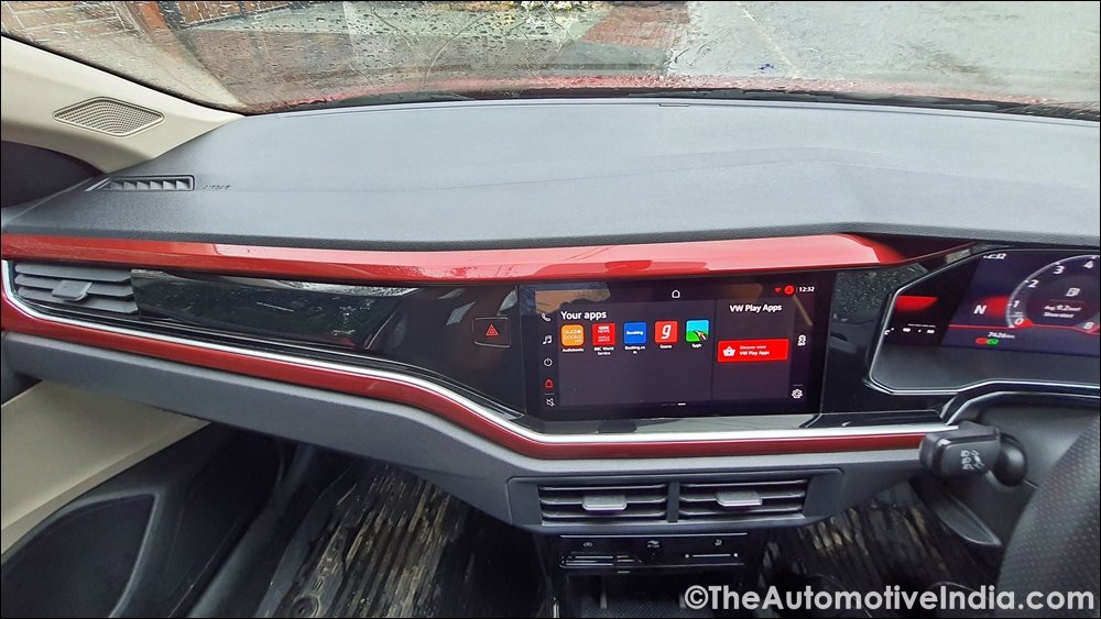 Volkswagen-Virtus-Dashboard-Storage.jpg