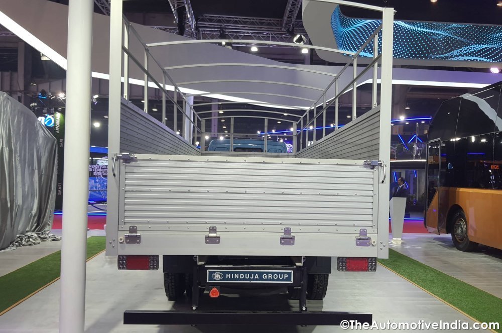 Ashok-Leyland-Auto-Expo-2023-14.jpg