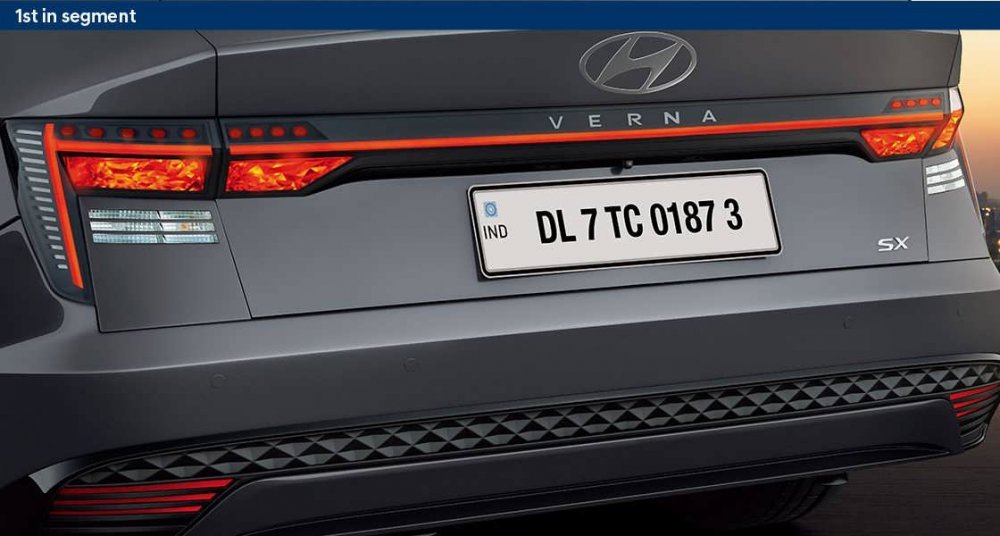 Hyundai-Verna-2023-Taillamps.jpg