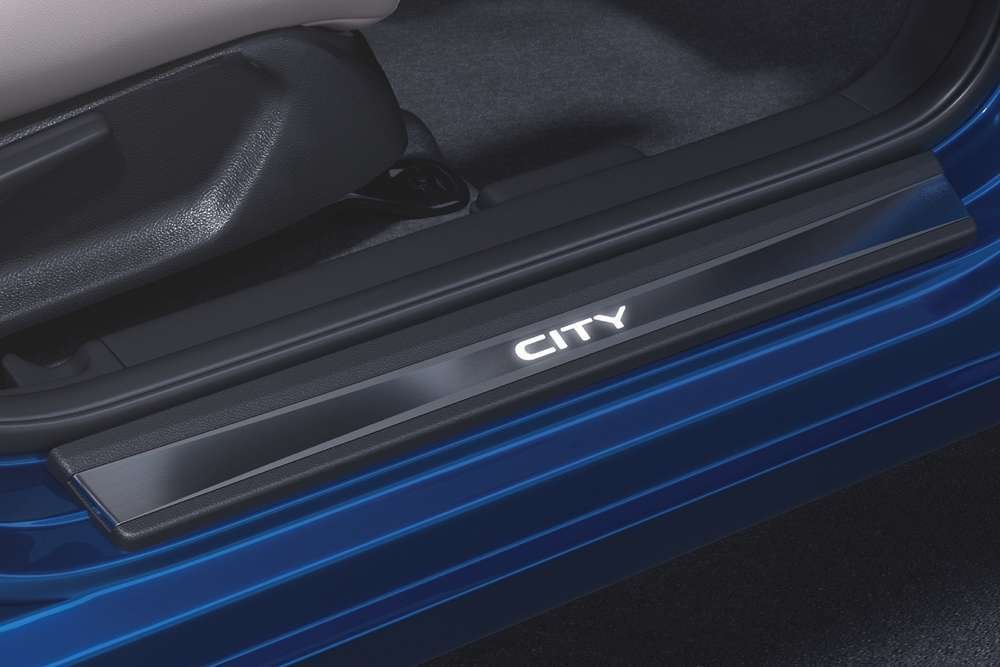 Honda-City-Elegant-Edition-Step-Illumination .jpg