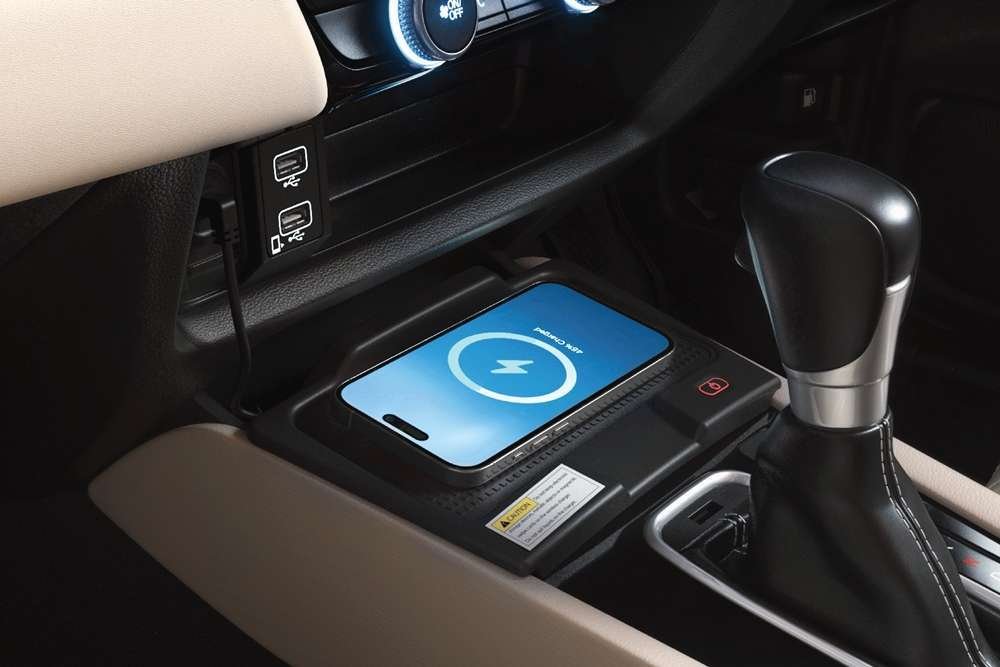 Honda-City-Elegant-Edition-Wireless-Charger .jpg