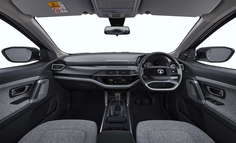 Tata-Harrier-Smart-Dashboard.jpg