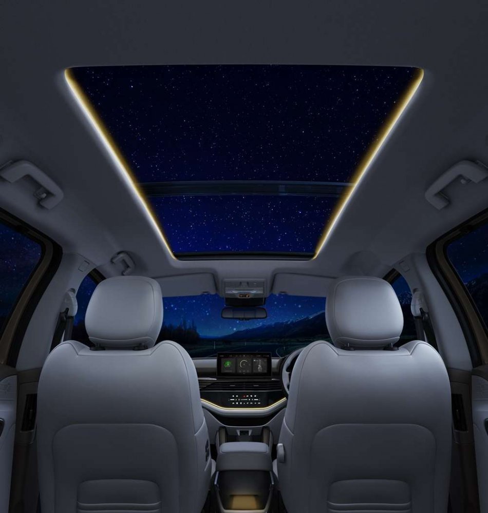 Voice Assisted Panoramic Sunroof .jpg