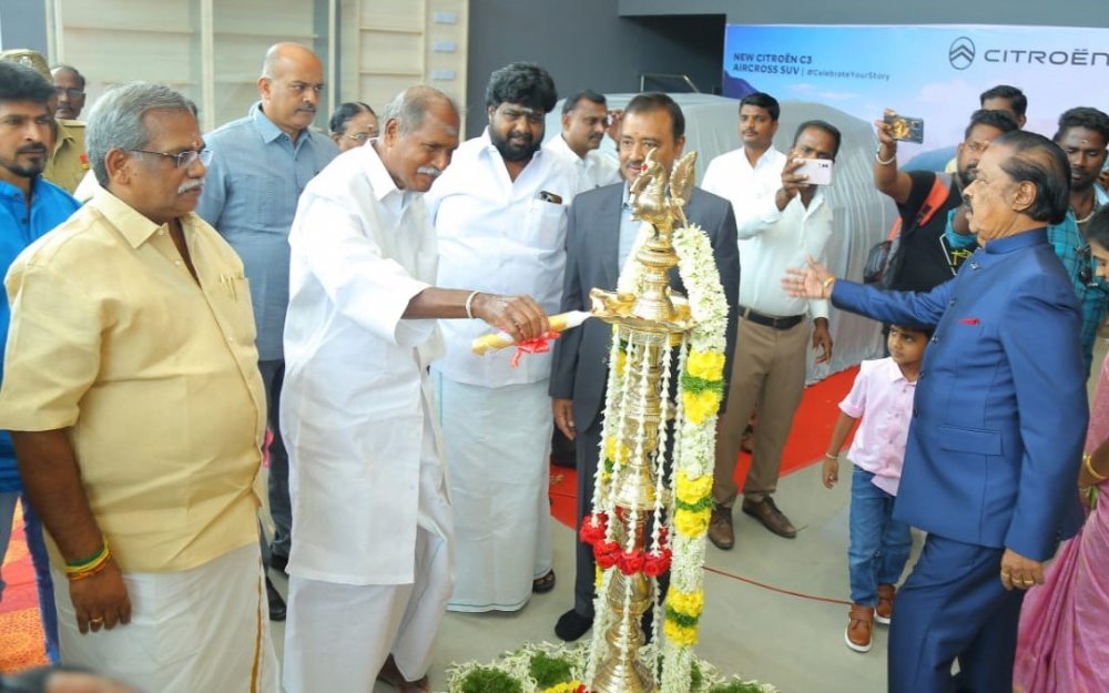 N Rangasamy, Hon’ble Chief Minister inaugurating the new La Maison Citroën’ phygital showroom...jpeg