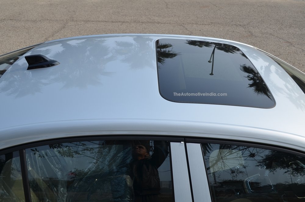 Skoda-Slavia-Sunroof.JPG