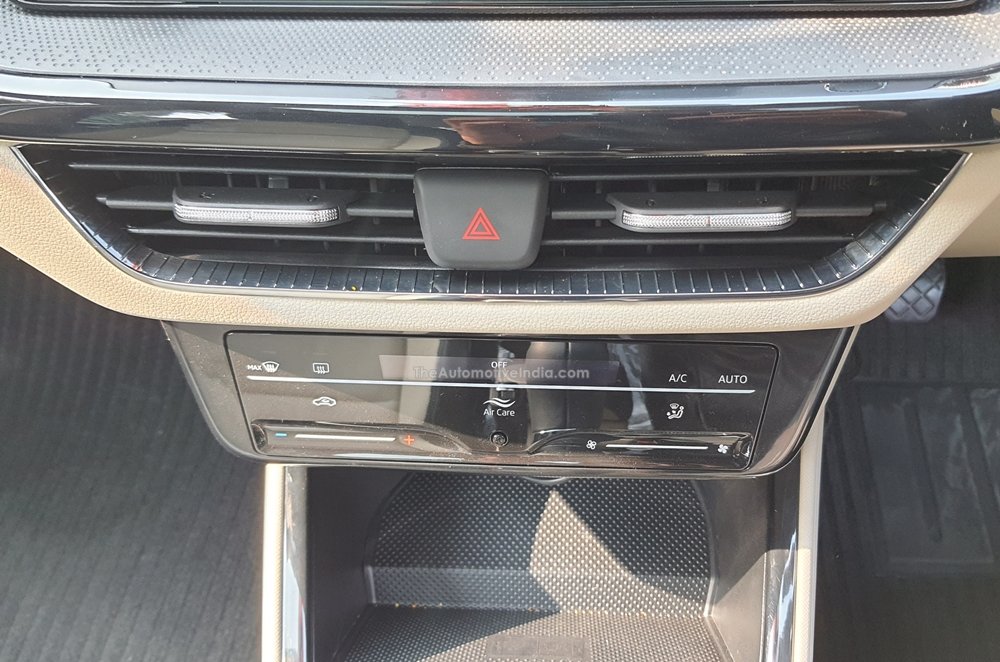 Skoda-Slavia-AC-Controls.jpg