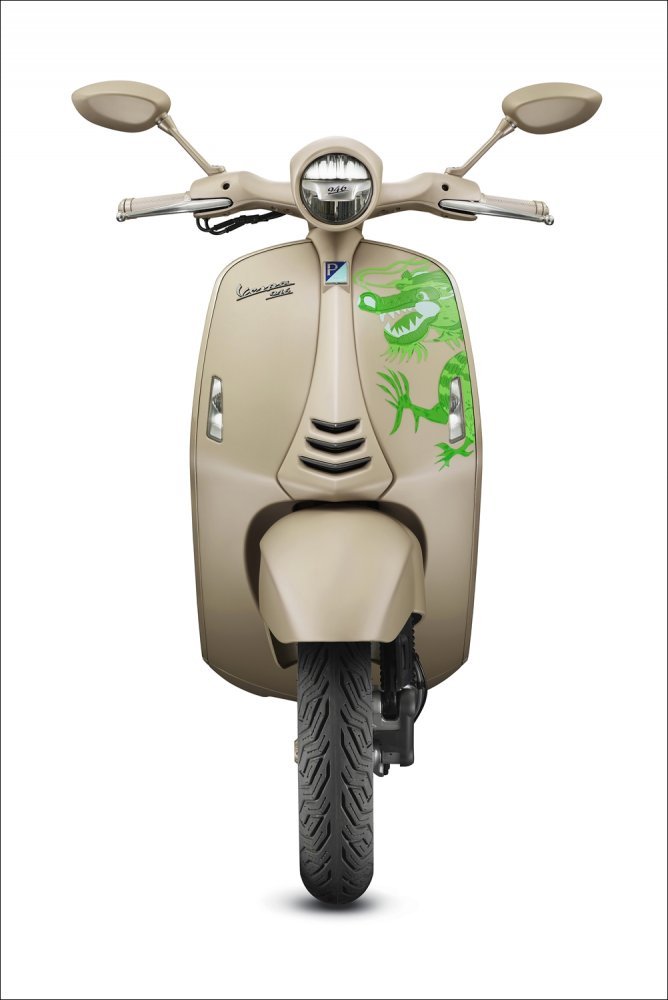 Vespa-946-Dragon_Front.jpg