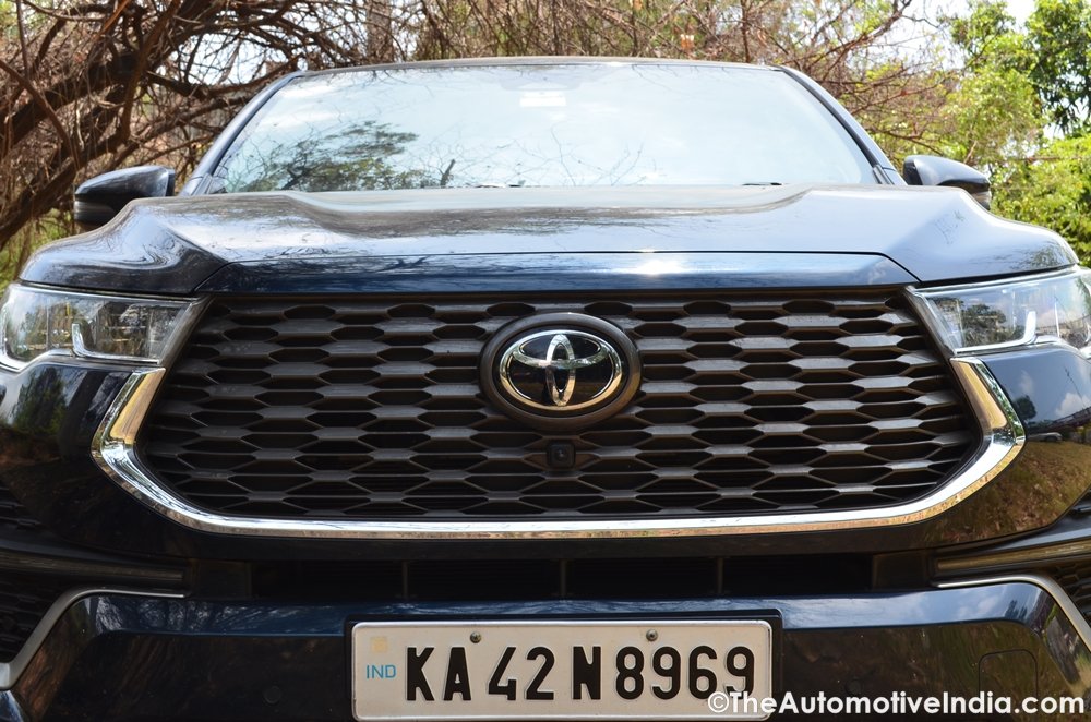 Toyota-Innova-Hycross-Front-Grille.JPG