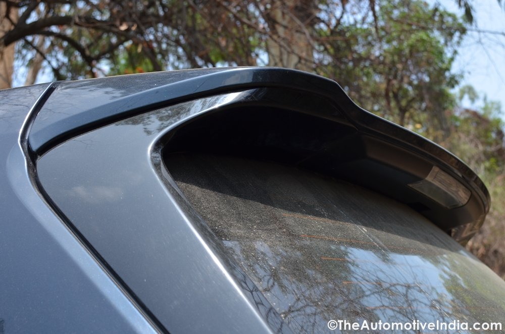 Toyota-Innova-Hycross-Rear-Spoiler.JPG