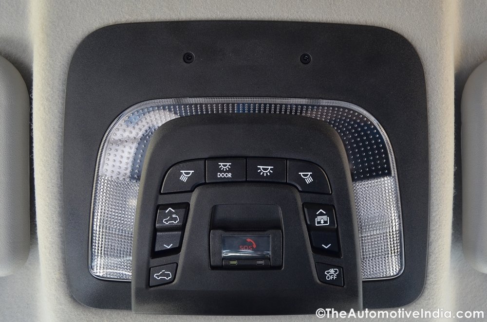 Toyota-Innova-Hycross-Rooflamps.JPG