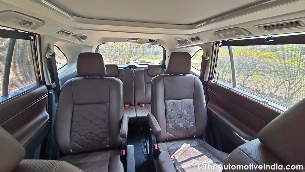 Toyota-Innova-Hycross-Captain-Seats.jpg