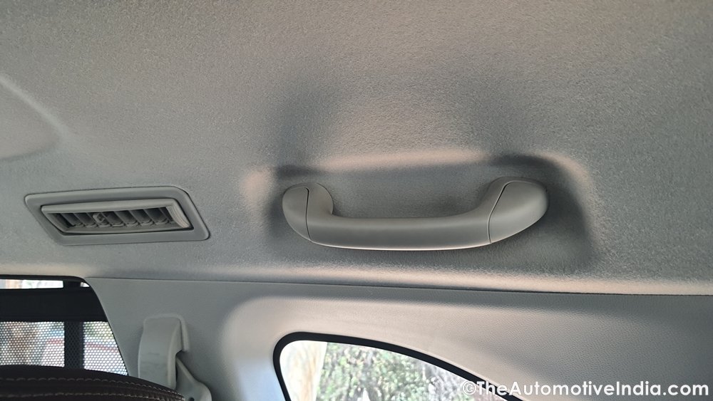 Toyota-Innova-Hycross-Grab-Handle.jpg