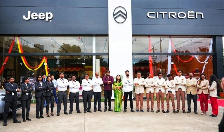 Team at Jeep® And Citroën Sambhaji Nagar Dealership .jpg