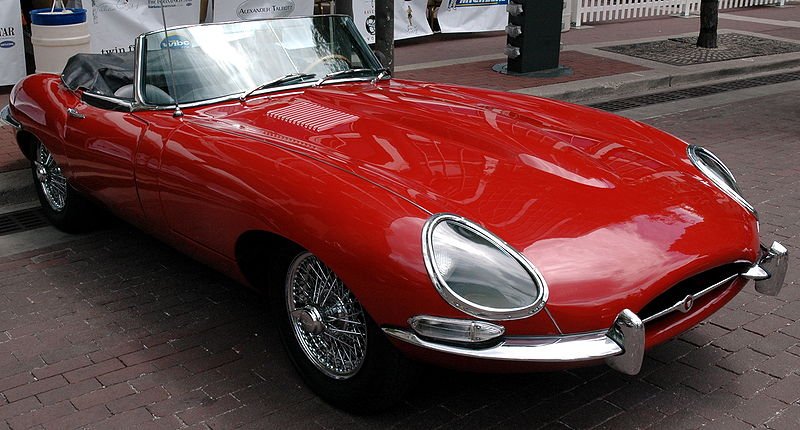 Jaguar_XK-E_Roadster.jpg