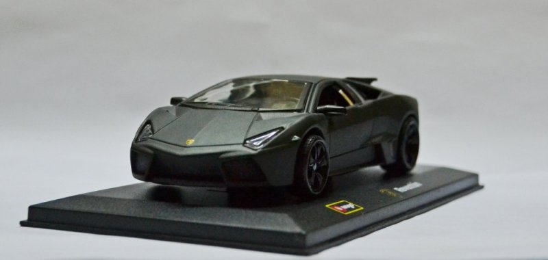 Lamborgini-Reventon-01.jpg