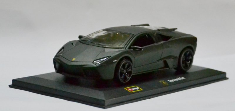 Lamborgini-Reventon-02.jpg