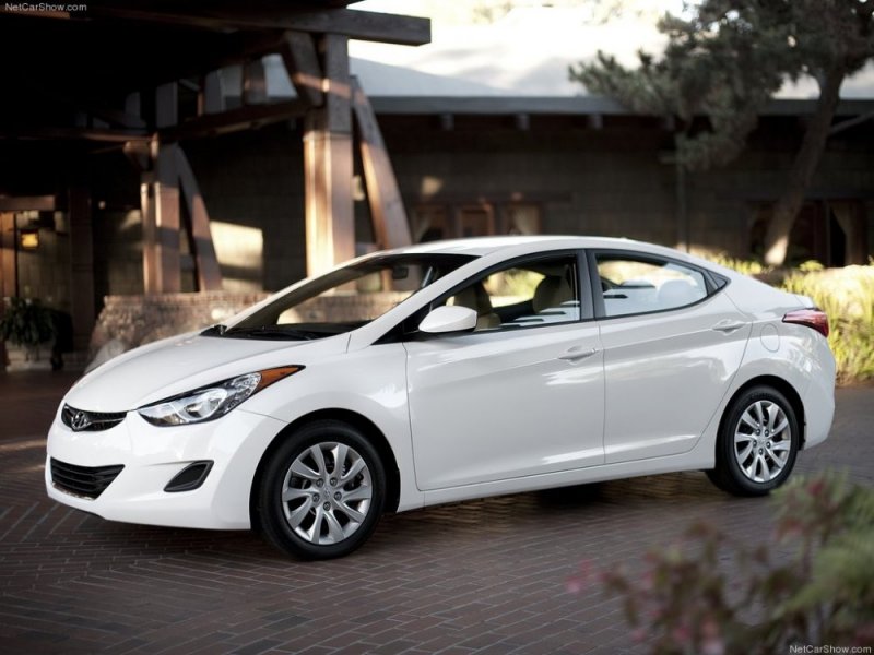 Hyundai-Elantra_2011_1024x768_wallpaper_07.jpg