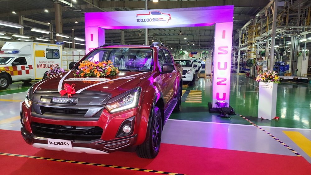 Isuzu-One-Lakh-Milestone-1.jpeg