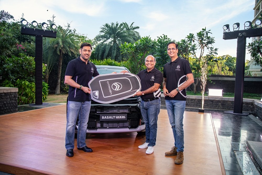 MS Dhoni Basalt Dark Edition.jpg