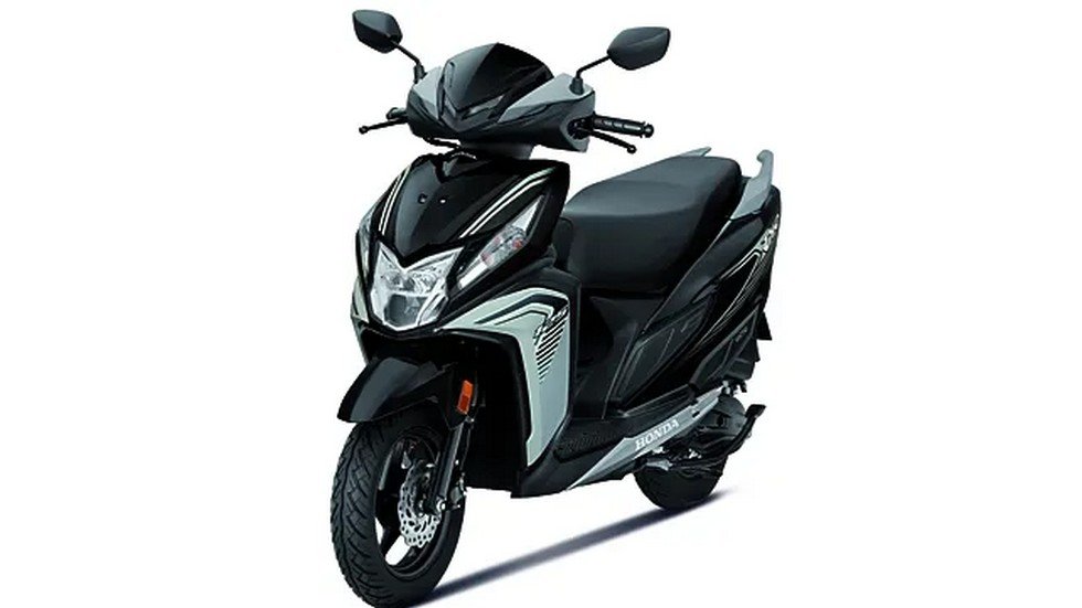dio-125-right-front-three-quarter.jpg