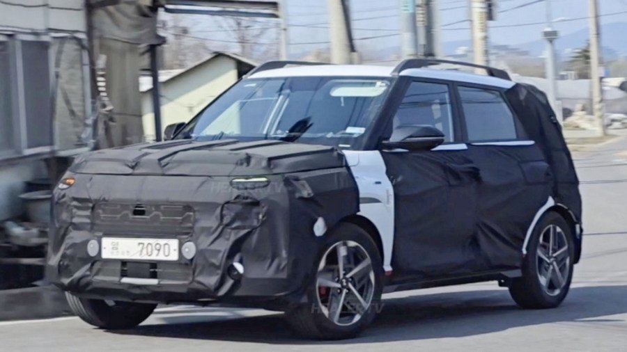 new-hyundai-venue-n-line-spied-testing-2.jpg