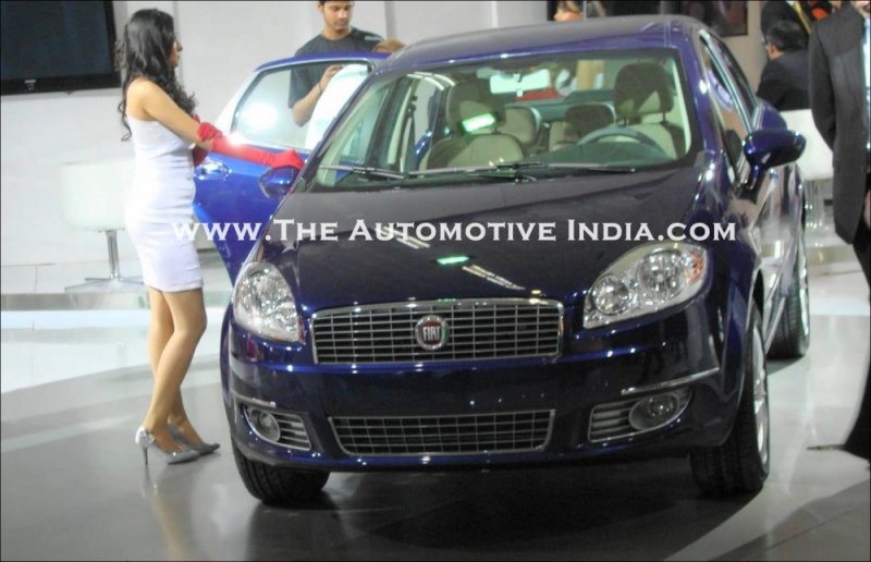 New Fiat Linea 2012 Blue Color.jpg