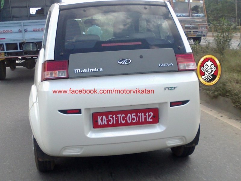 Mahindra-REVA-NXR-rear-spyshot.jpg