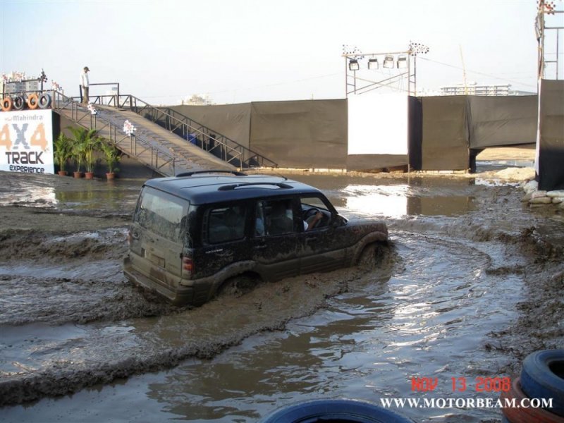 mahindra-off-roading-track-experience.jpg