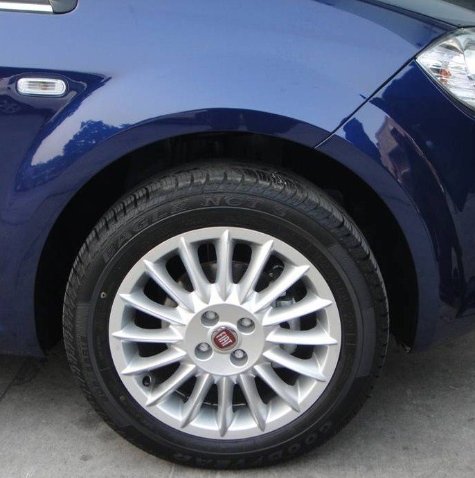 2012_Fiat_Linea_Ground_Clearance.jpg