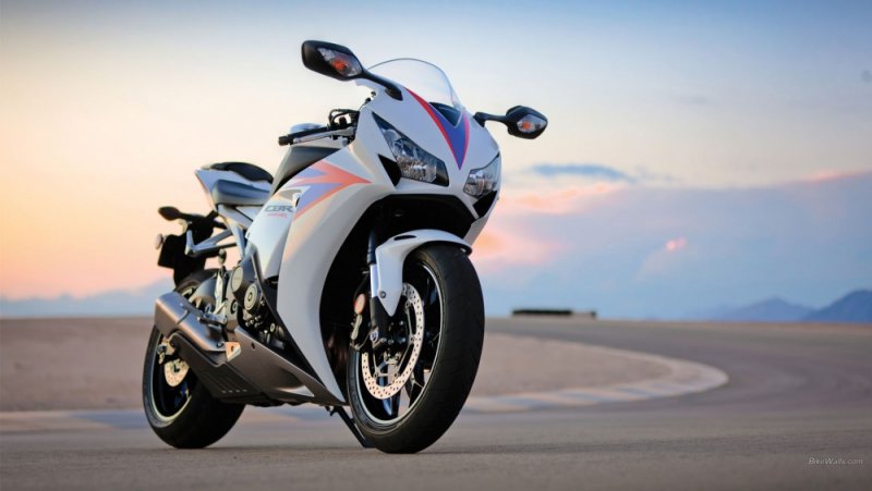 Honda_CBR1000_RR_2012_07_1920x1080.jpg