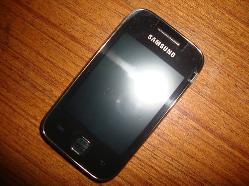 Samsung Galaxy Y Black Front.JPG