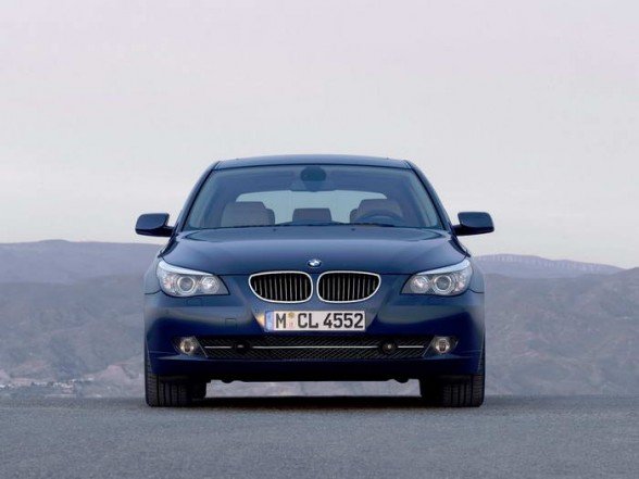 2007-bmw-530i-touring-5-series-front-view-588x441.jpg