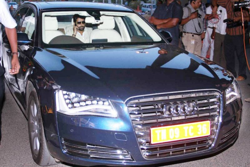 Abhishek Bachchan Audi A8_1.jpg