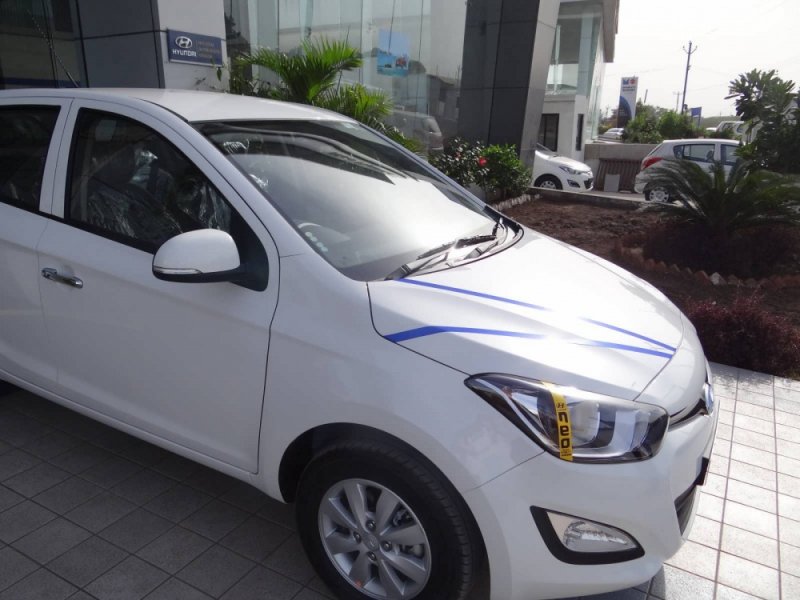 New-Hyundai-i20-Side.jpg