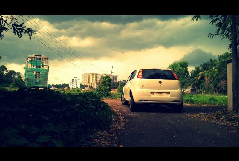 Fiat Grande Punto Emotion MJD BNW 8.jpg