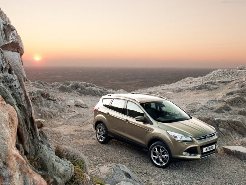 Ford-Kuga_2013_1024x768_wallpaper_03.jpg