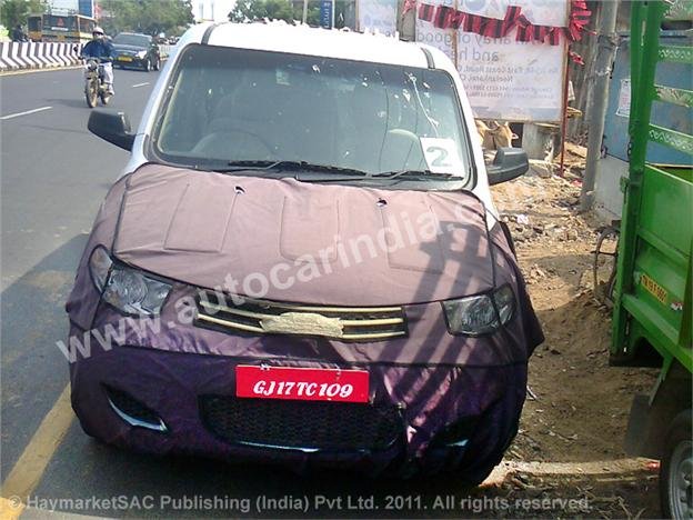 0_468_700_http-__i.haymarket.net.au_ExtraImages_20120524071340_Autocar-India_Chevrolet-Enjoy-MPV.jpg