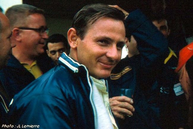 Bruce_Mclaren_at_Le_Mans_1966.jpg