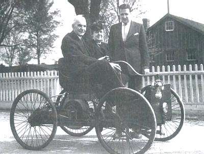 Ford_Quadricycle_W-Henry_Ford_Clara_Ford_and_Henry_FordJR.jpg