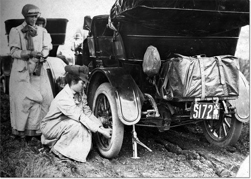 Alice Huyler Ramsey changing tyre.jpg