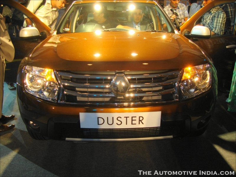 Renault-Duster-Front-View.jpg